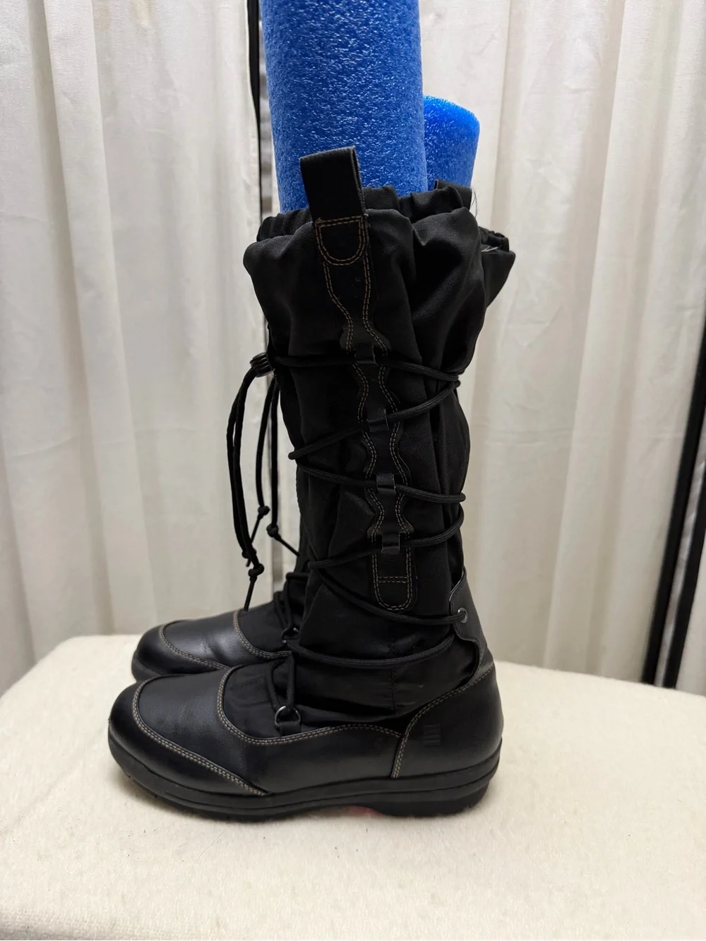 Lands’ End Women’s Tall Winter Snow Boots – Black – Adjustable Bungee Lace